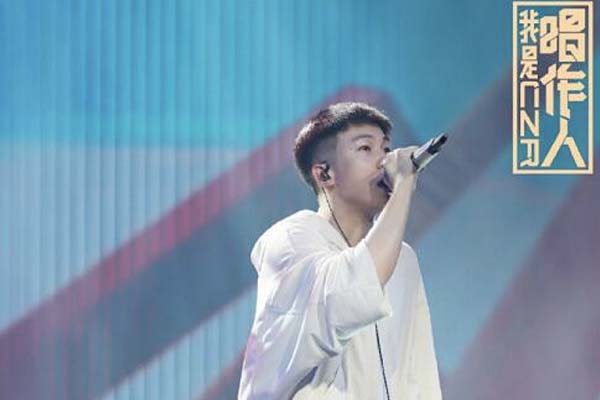 白举纲《我是唱作人》大秀摇滚 被网友封为“刚