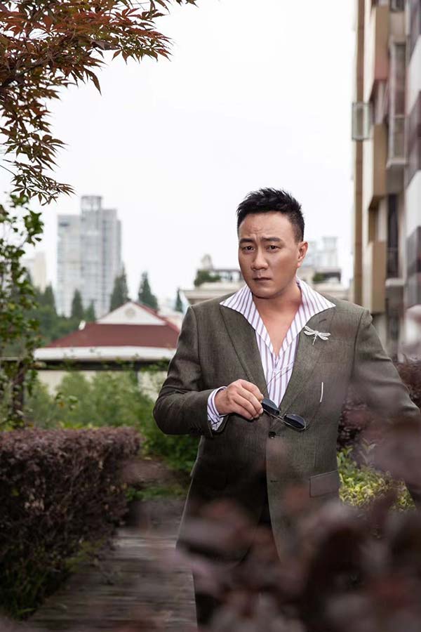 胡军携三部影片亮相上海电影节 元气满满吸睛红毯(图4) 胡军携三部影片亮相上海电影节 元气满满吸睛红毯(图4)