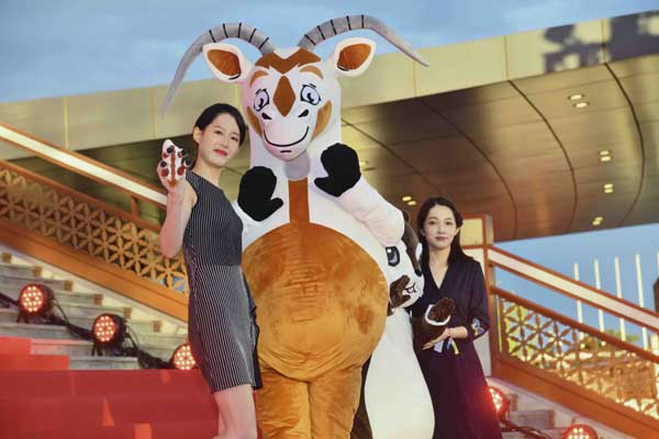 电影《王者回归》定档12.24 手绘动画惊艳平安夜(图4) 电影《王者回归》定档12.24 手绘动画惊艳平安夜(图4)