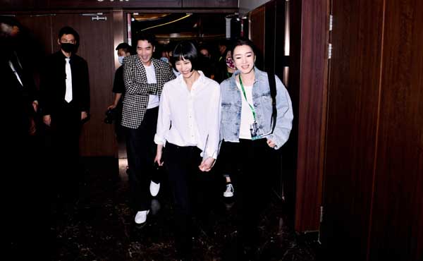 《兰心大剧院》北影节闭幕放映 主创惊喜亮相共同观影(图2) 《兰心大剧院》北影节闭幕放映 主创惊喜亮相共同观影(图2)
