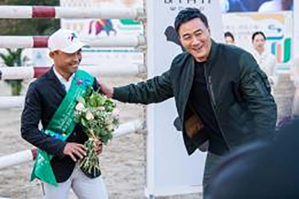 胡军亮相出席第三届中国年青马西坞大赛(图5)