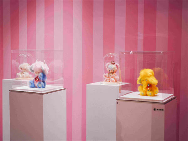 “靠边走”重磅联展登顶展览高分榜 怪可爱配方正式公开(图3) “靠边走”重磅联展登顶展览高分榜 怪可爱配方正式公开(图3)