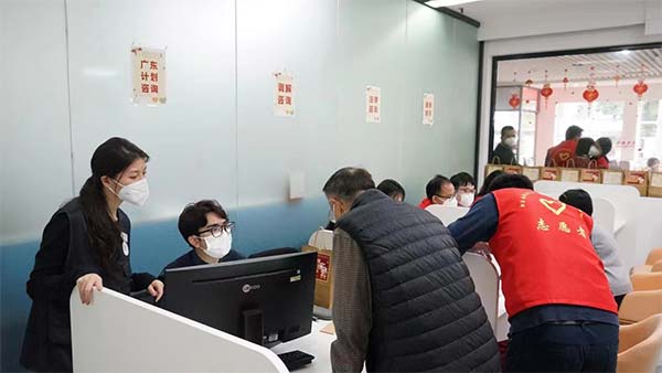 防疫礼包暖人心 深港长者欢聚新家园(图3) 防疫礼包暖人心 深港长者欢聚新家园(图3)