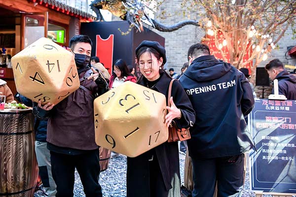 《龙与地下城：侠盗荣耀》首映礼变酒局 派派、休叔领衔全阵容惊喜连线(图9)