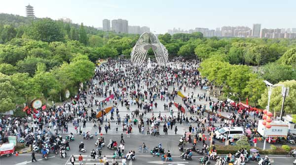 影视“流量”成功转为五一“客流量”,《长月烬明》带火蚌埠多地文旅(图7) 影视“流量”成功转为五一“客流量”,《长月烬明》带火蚌埠多地文旅(图7)